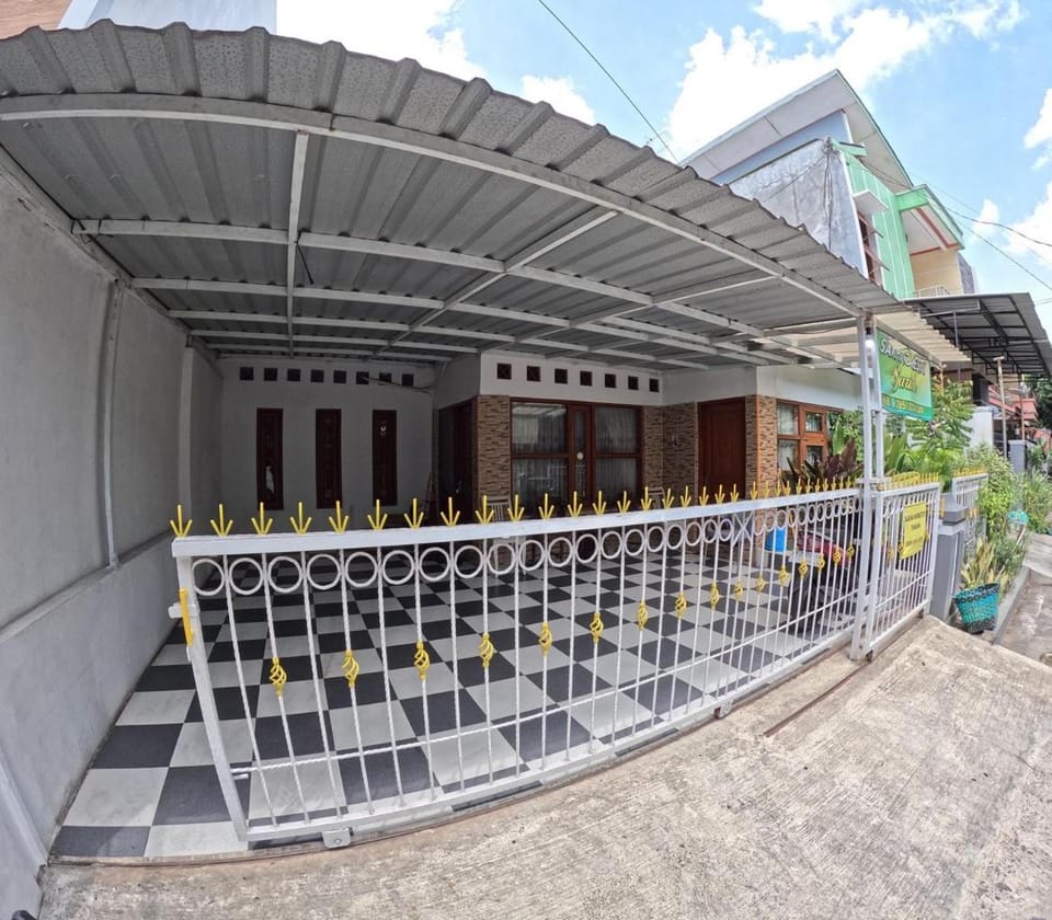 Omah Kledokan Homestay Jogja Vacation rental in Special Region of Yogyakarta