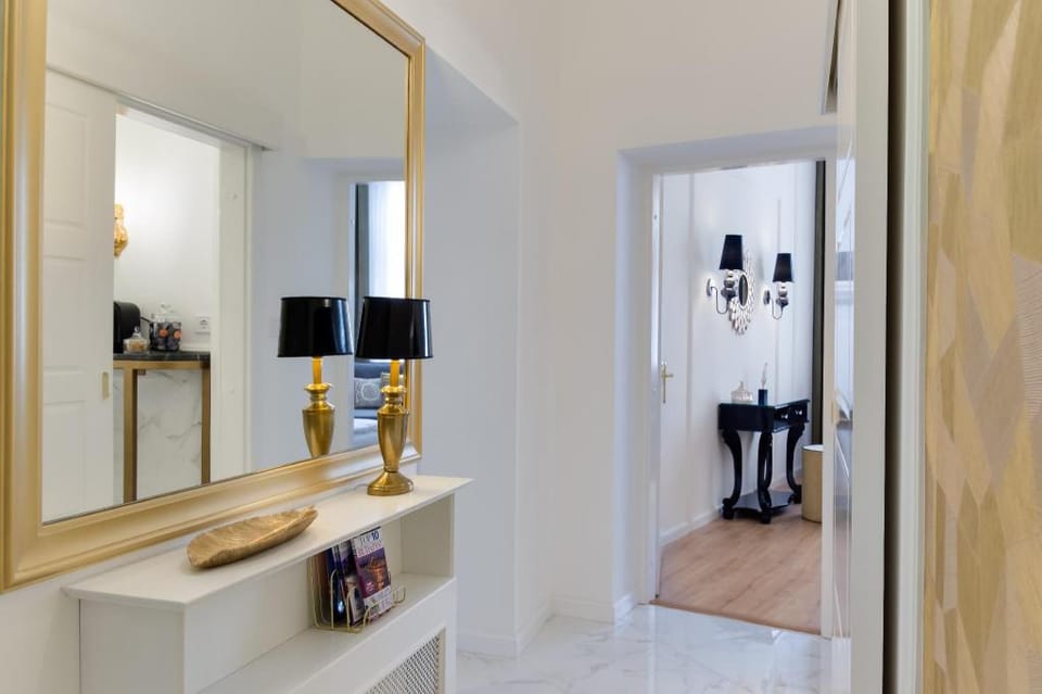 Eliza Suite - Superior Home Downtown Apartment in Budapest