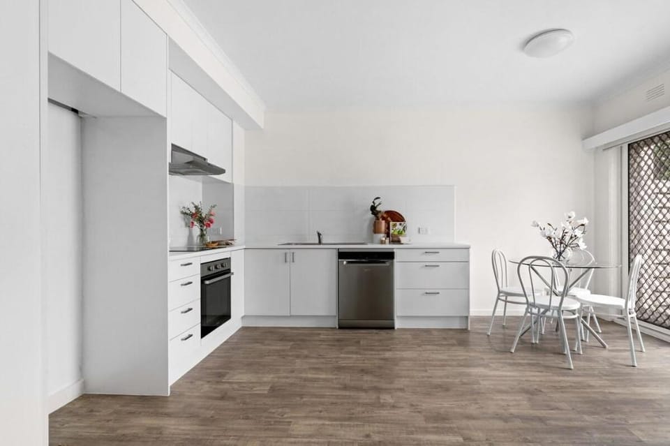 *NEW Stunning Views Bayside Beach House Mornington Vacation rental in Mornington