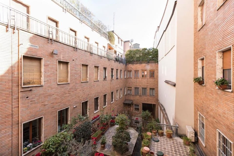 MagnoliaApartments - 2A Valle Duomo Apartment in Milan