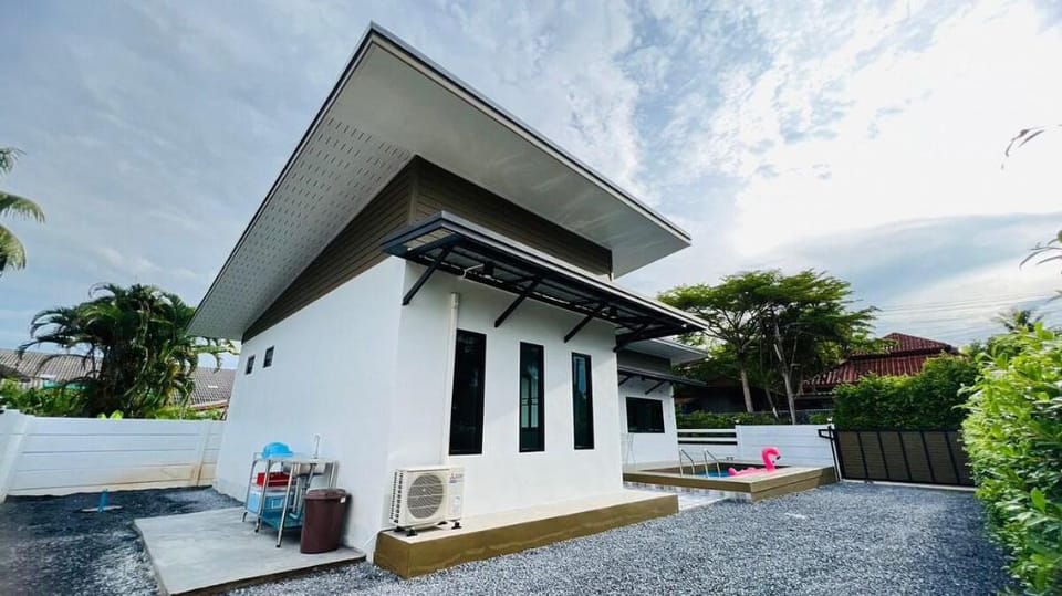 Pool Villa @ Phatthalung, 15 mins to Thale Noi Villa in Thailand