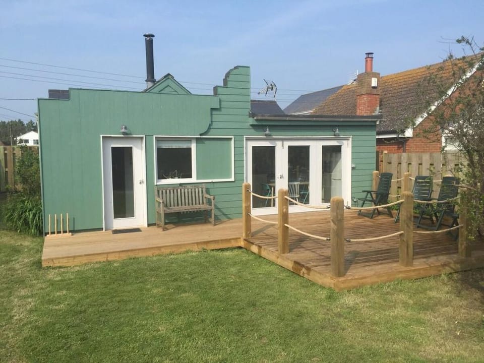 Camber Beach House, 1 min from beach, Dogs Welcome Vacation rental in Rother District