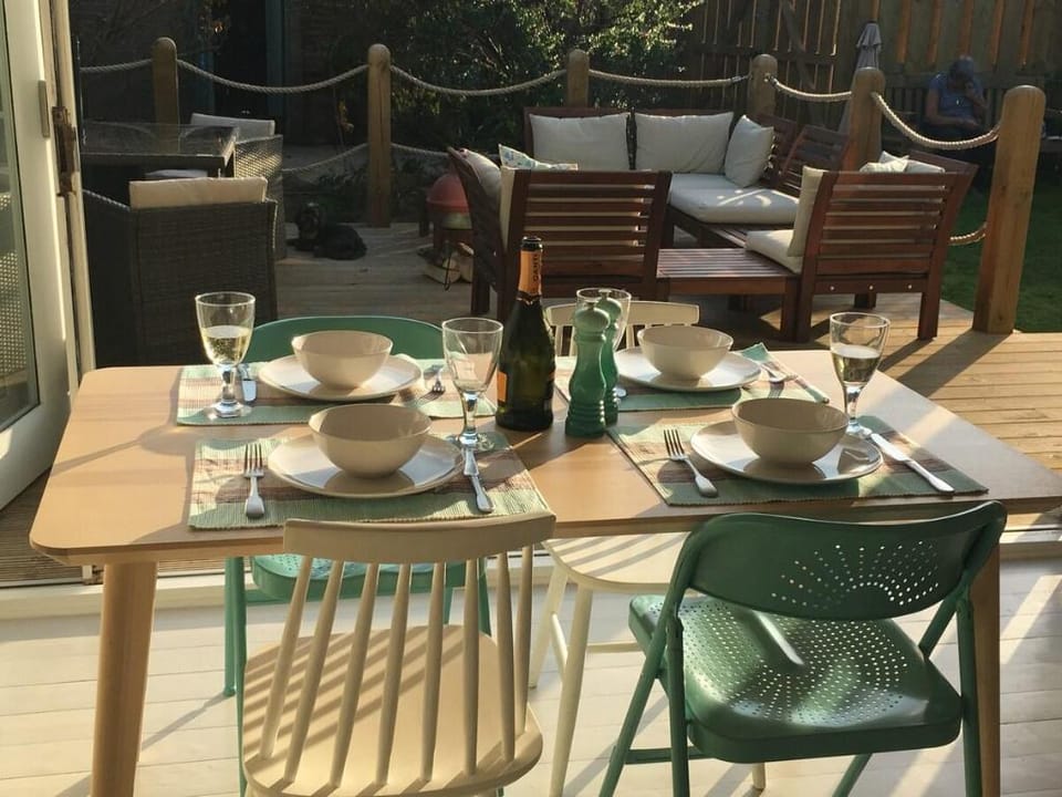 Camber Beach House, 1 min from beach, Dogs Welcome Vacation rental in Rother District