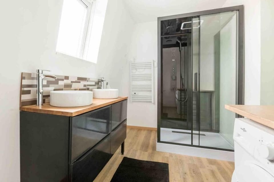 Large Maison - 5 chambres- 2 SDB- proche Lille Vacation rental in Hauts-de-France
