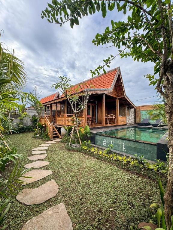 Romantic Seseh Beach Villas With Private Pool Villa in Mengwi
