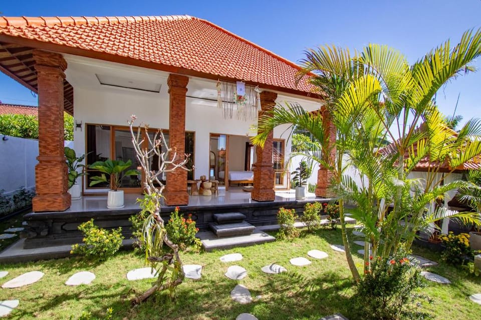 Viewbali 1 -Auntentic 2BDR Villa +Ps5 and Netflix Villa in North Kuta