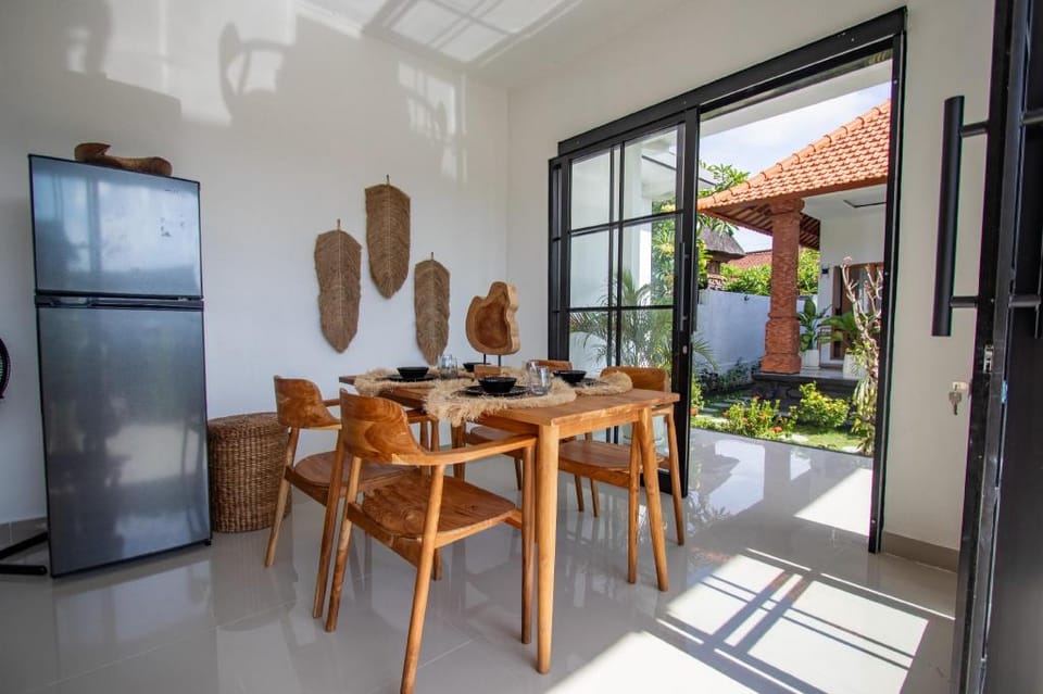 Viewbali 1 -Auntentic 2BDR Villa +Ps5 and Netflix Villa in North Kuta