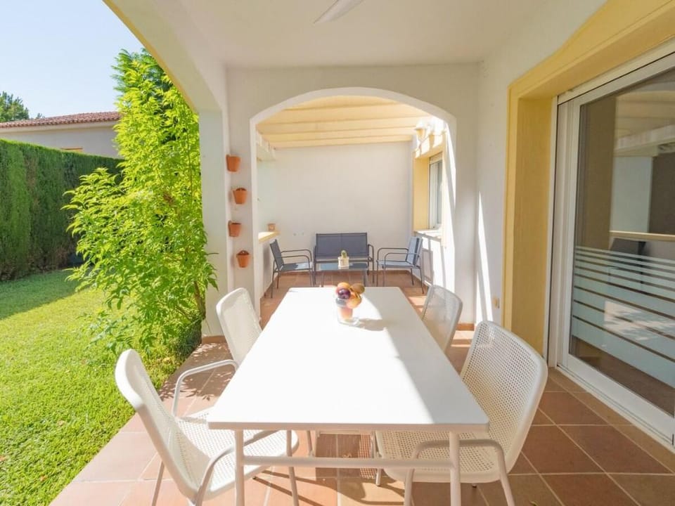 Adosado esquinero urbanización piscina comunitaria Vacation rental in Marina Alta
