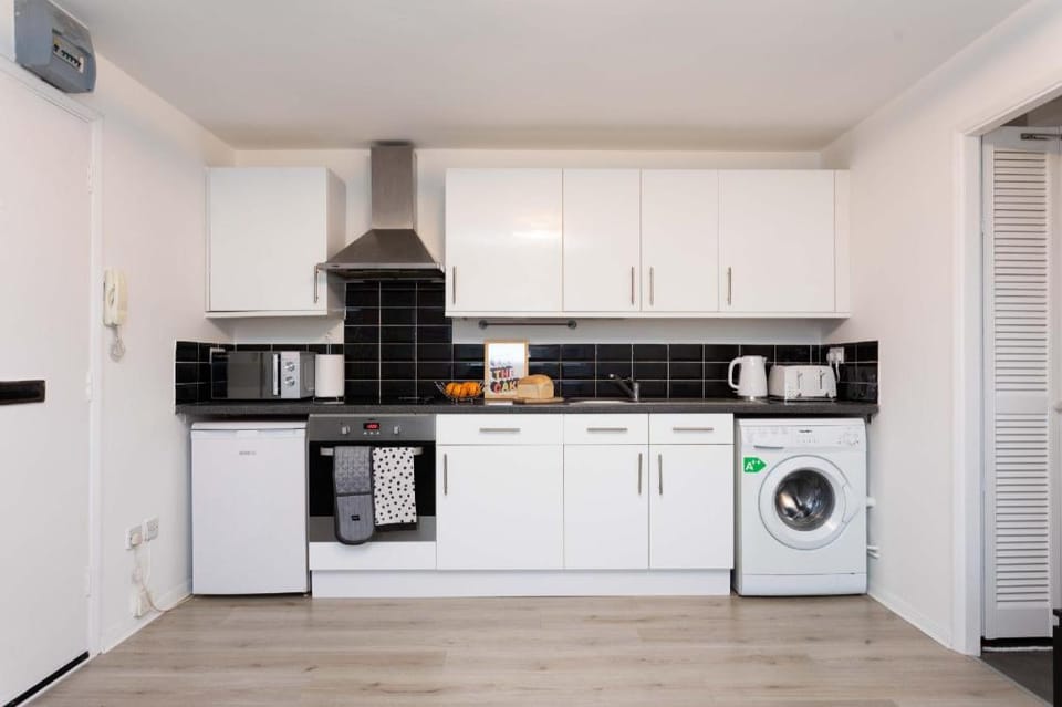 Tempsford Close Apartment in Enfield