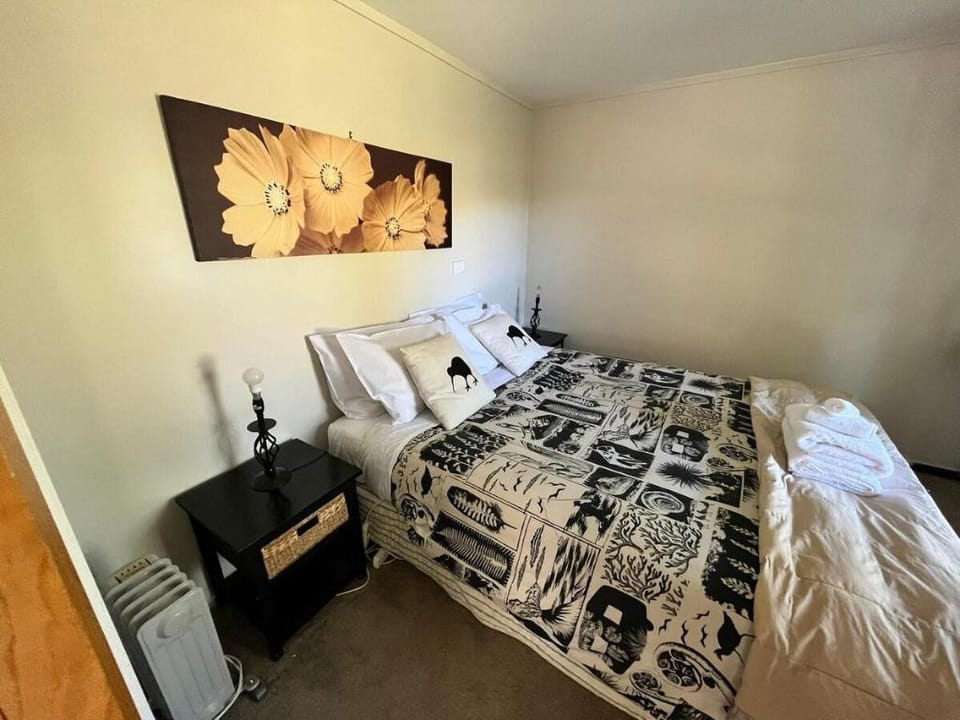 Garden Tower Beside the Lake - Ground Floor Studio Vacation rental in Lake Tekapo