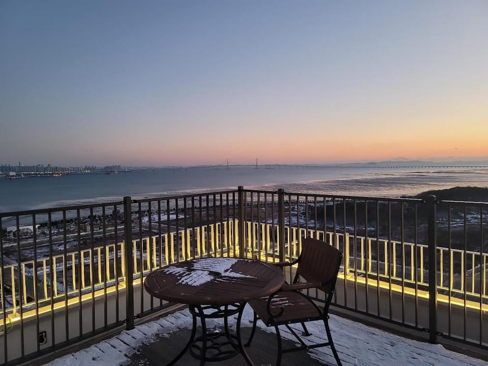 Lovely House, Yeongjongdo /Ocean View/ Terras/6ppl Apartment in Gyeonggi-do