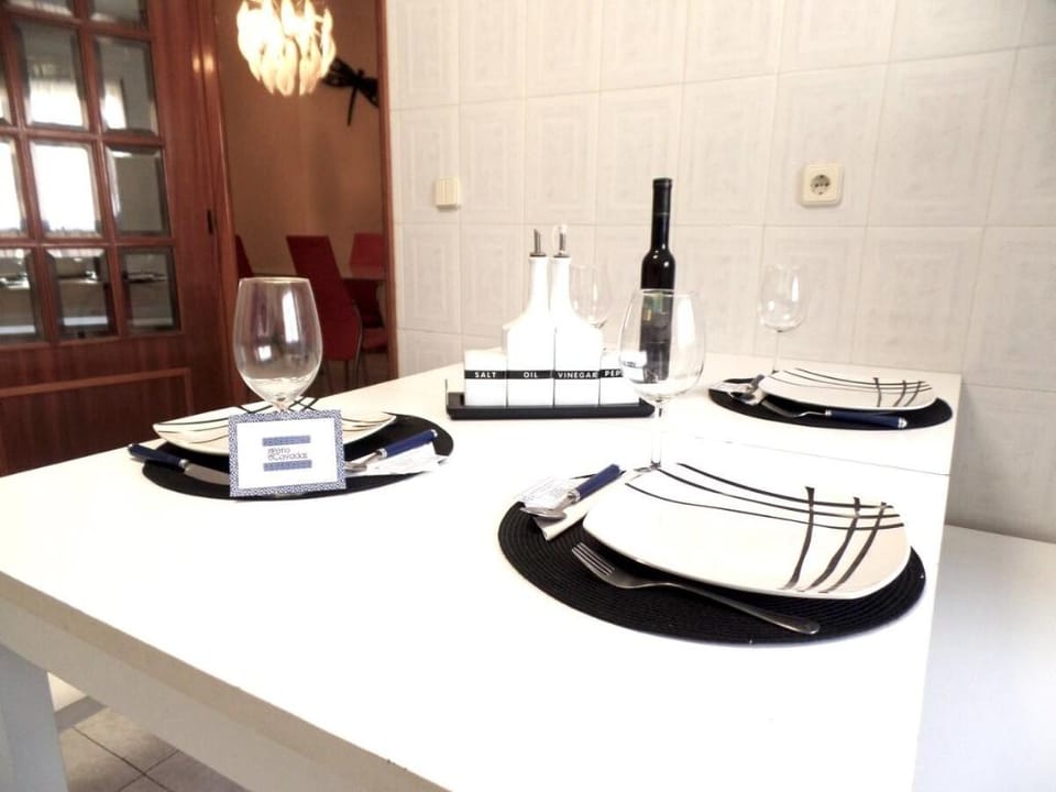 Pátio da Cavadas Apartment | 3 Rooms! Apartment in Porto District