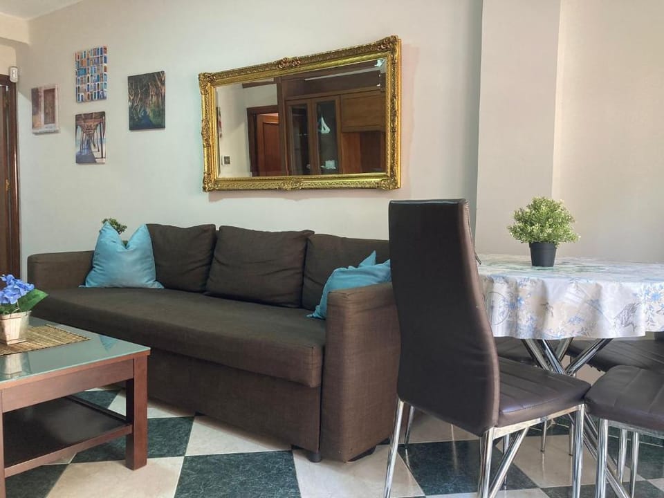Calu Homes cerca estacion de tren Apartment in Malaga