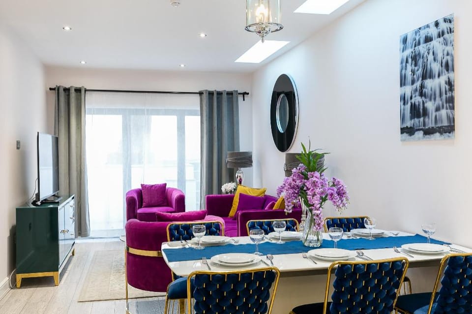 Designer 2-bed 2-bath apartment with a garden Apartment in City of Westminster