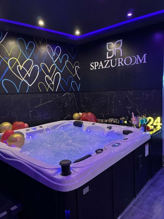 Spazuroom Luxury Suite Vacation rental in Flanders
