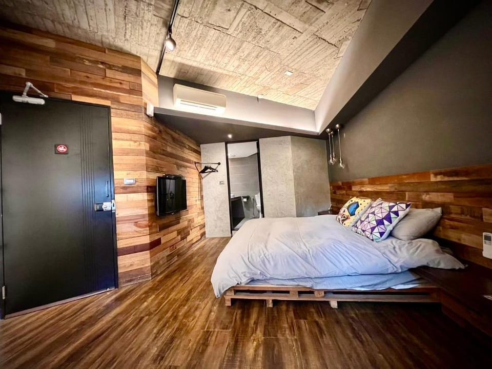 Qinghai B&B 晴海民宿 成功館 二人房Ｂ 免費停車 Apartment in Kaohsiung
