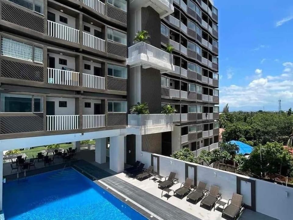 WV2 Condotel Luxury  Apartment in Iloilo City