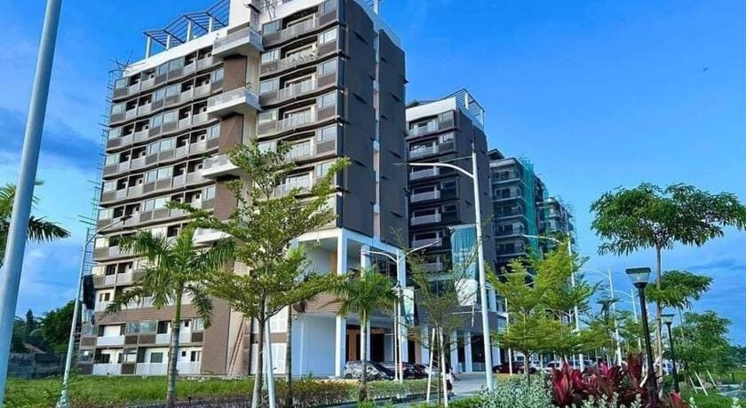 WV2 Condotel Luxury  Apartment in Iloilo City