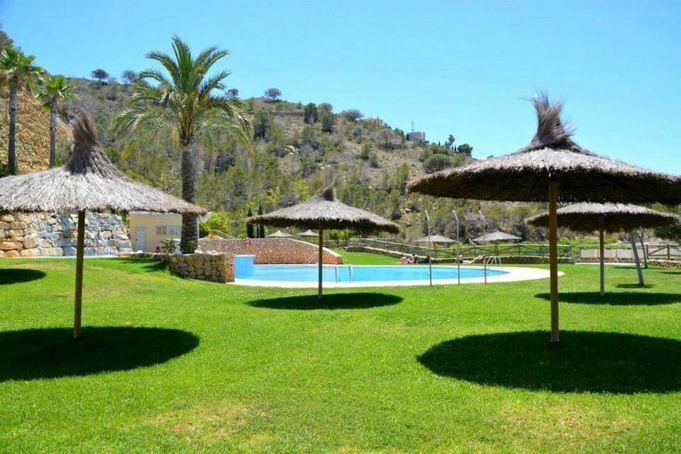Luxurious 2br Apt  Sea Panoramic View  Pool  Gym Apartment in Benidorm