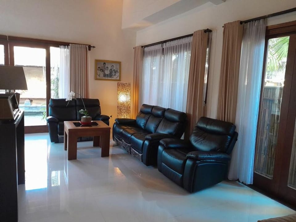 Tropical Retreat Villa Vacation rental in Sukawati