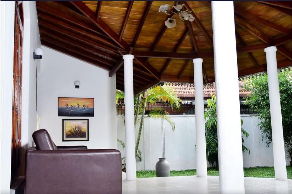 Thushine Villa Villa in Negombo
