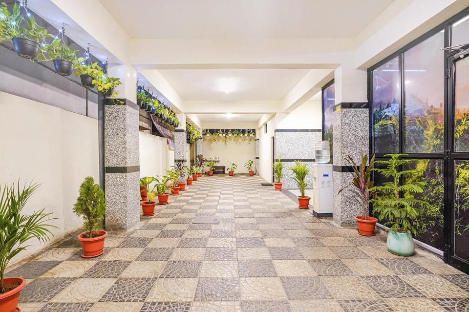 FabHotel Eminent Suites Banjara Hills - Nr LV Prasad Institute Hotel in Hyderabad