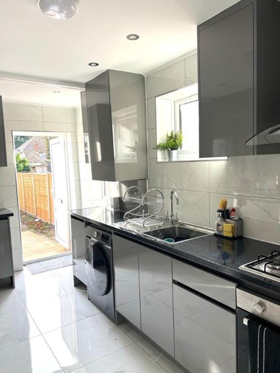 63 Belgrave Avenue Apartment in Watford