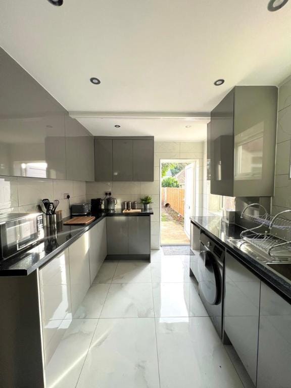 63 Belgrave Avenue Apartment in Watford