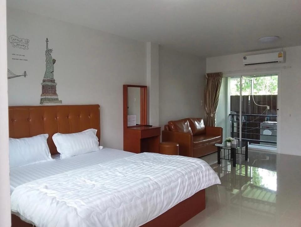 Blue อพาร์ทเม้น เพชรบุรี Apartment in Thailand