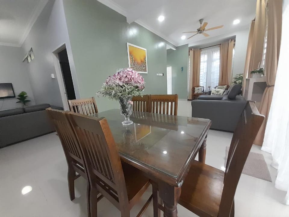 Homestay Kuantan Cempaka Cottage Vacation rental in Pahang, Malaysia