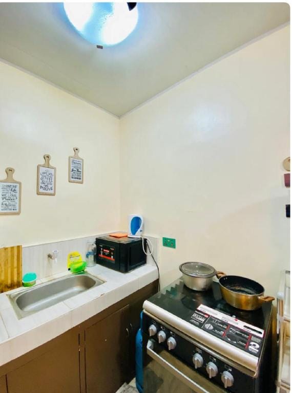 Private Home / 3 Bedrooms & 2 Storey Near Airport Vacation rental in Davao City