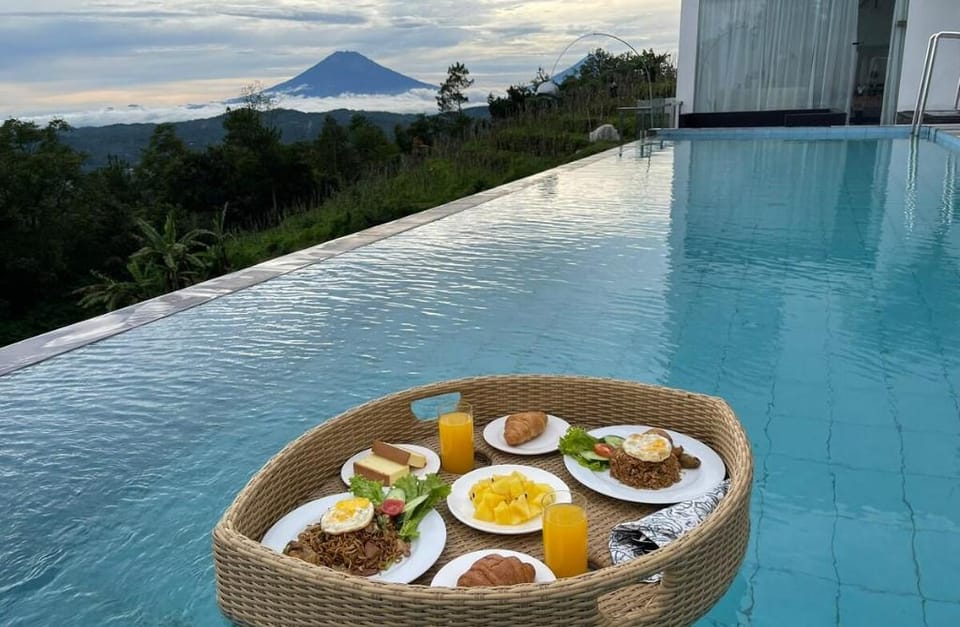 Villa Putih Gedongsongo - Bandungan (3BR + Pool) Vacation rental in Indonesia