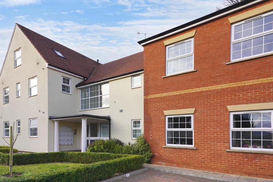 Central 2 Bed-Apartment • FreeP arking • Fast Wifi Apartment in Northampton