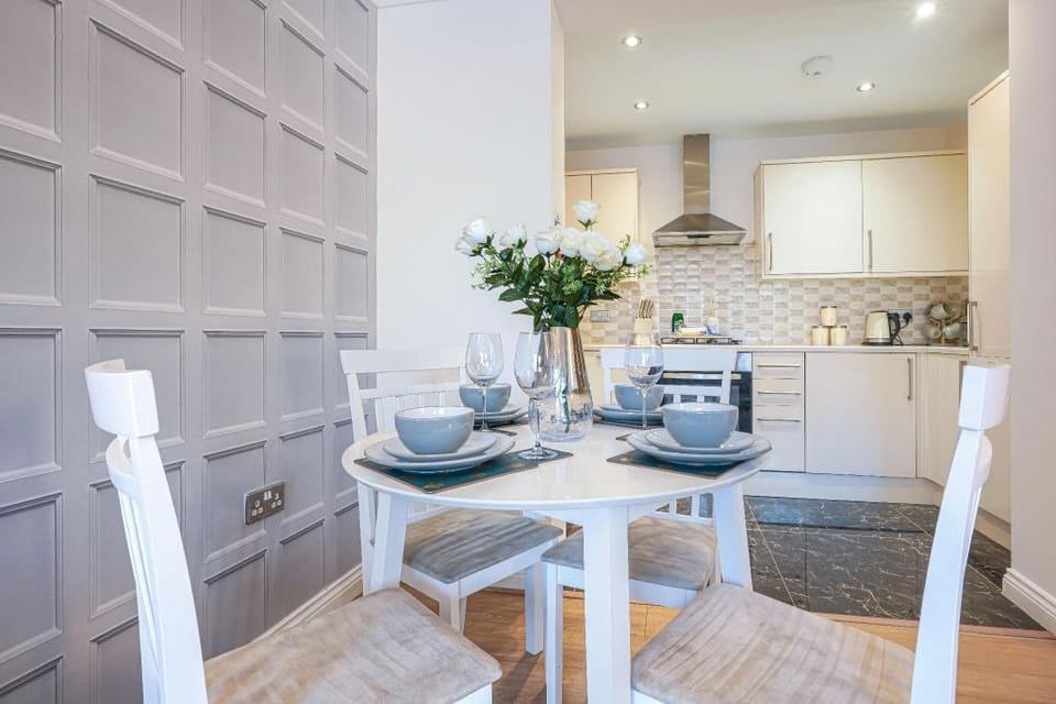 Central 2 Bed-Apartment • FreeP arking • Fast Wifi Apartment in Northampton
