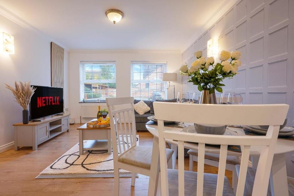 Central 2 Bed-Apartment • FreeP arking • Fast Wifi Apartment in Northampton