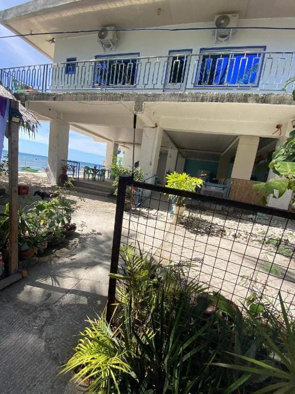 Oslob La RamonasPlace:Perpecto’sRoom good for 6pax Apartment in Oslob