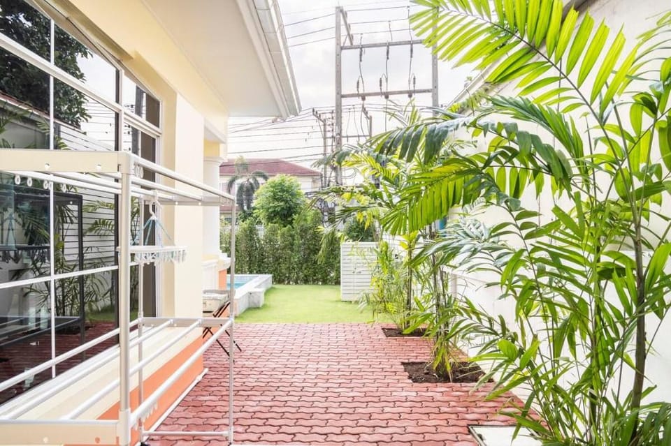 Family home with private swimming pool Villa in Laos