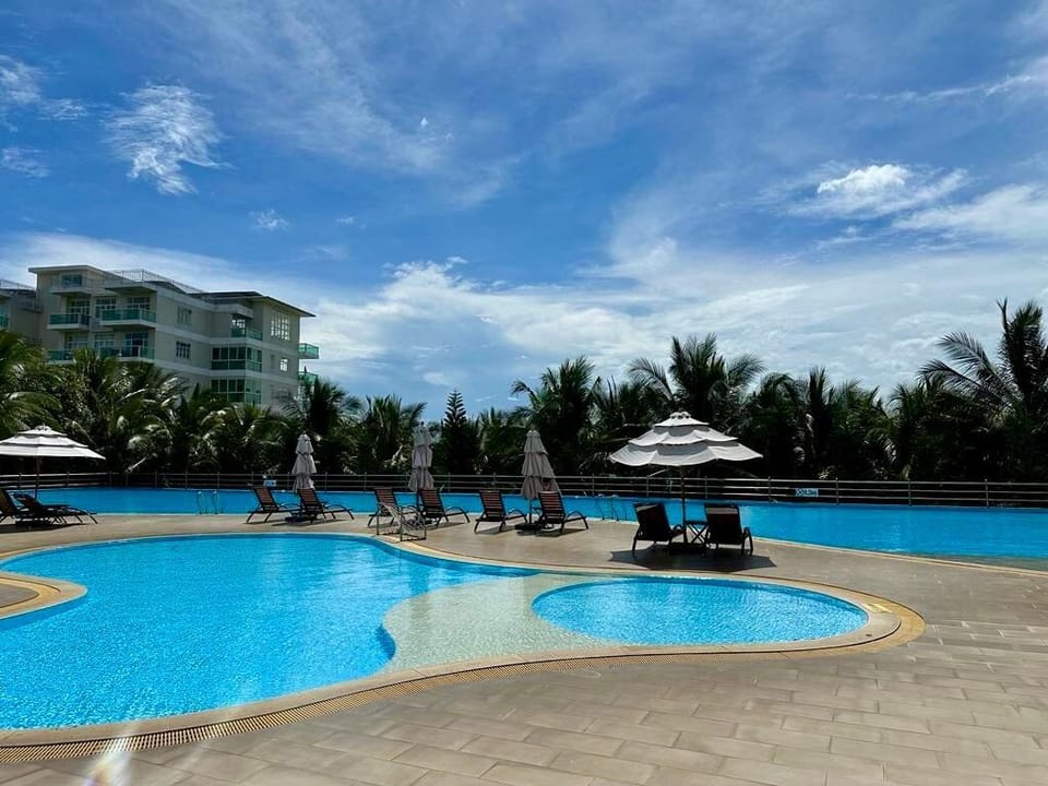 Ocean Vista: Seaview Studio on 5th Floor Apartment in Phan Thiet