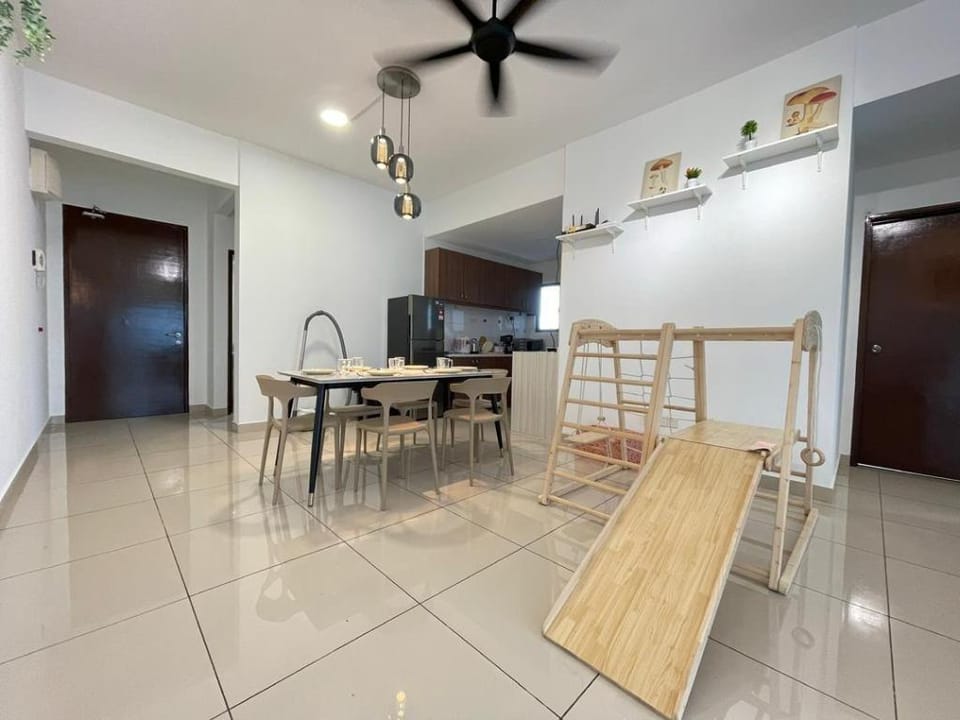 Pax 10-Cozy Family Suite Landmark 2 Vacation rental in Negeri Sembilan, Malaysia