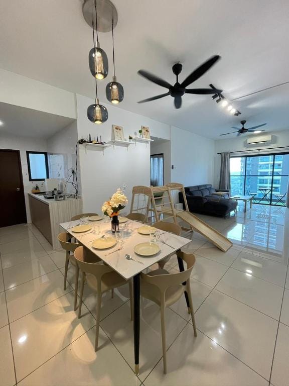 Pax 10-Cozy Family Suite Landmark 2 Vacation rental in Negeri Sembilan, Malaysia