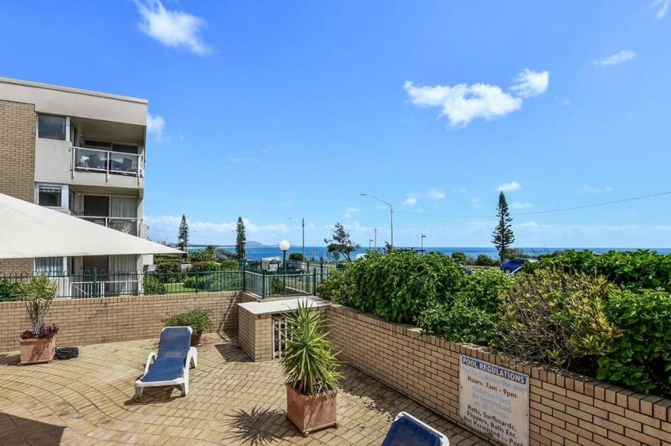 2 Bedroom Top Floor Unit - Ocean Views and Pool Apartment in Sunshine Coast