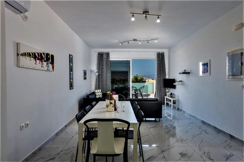 Lilu Villa 1 with Private Pool Villa in Tigaki