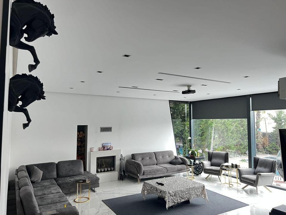 Modern Villa Big Jakuzi Private Pool Istanbul Villa in İstanbul Province
