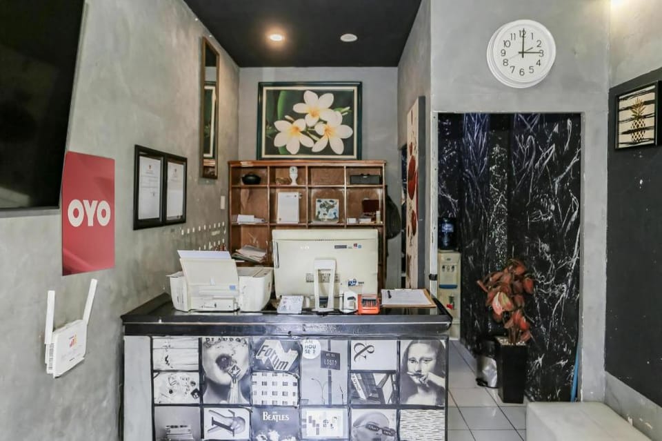 OYO 93585 Apartemen Cibubur Village By Raja Property Hotel in Jakarta