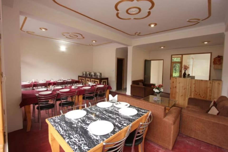 Goroomgo Hotel Saras Manali Hotel in Manali