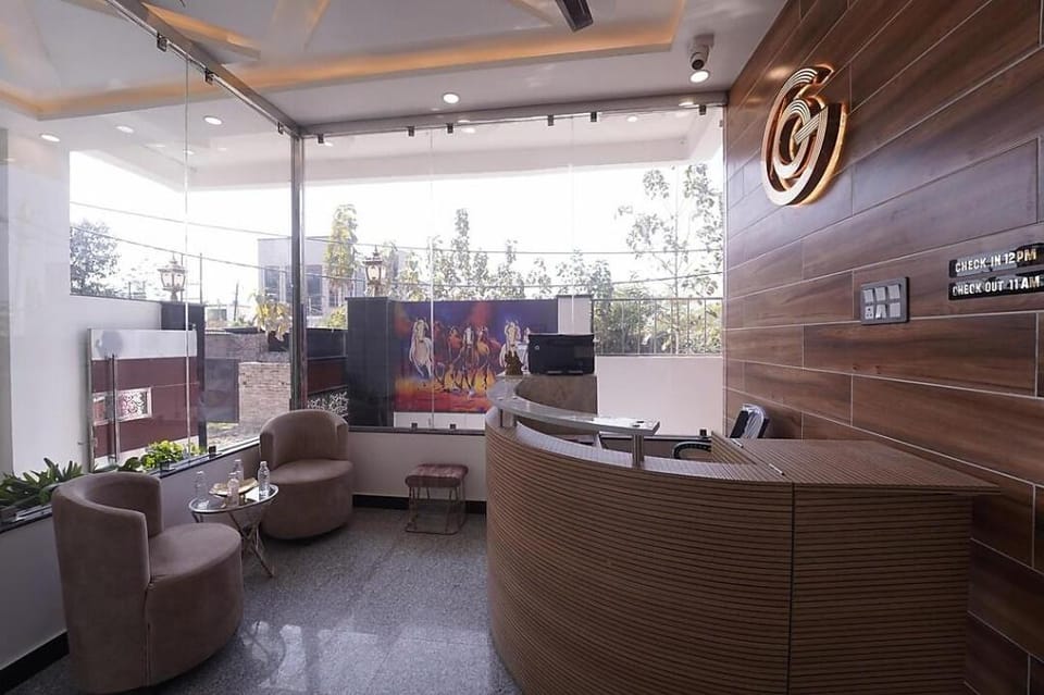 Oscar Grand Inn Hotel in Lucknow