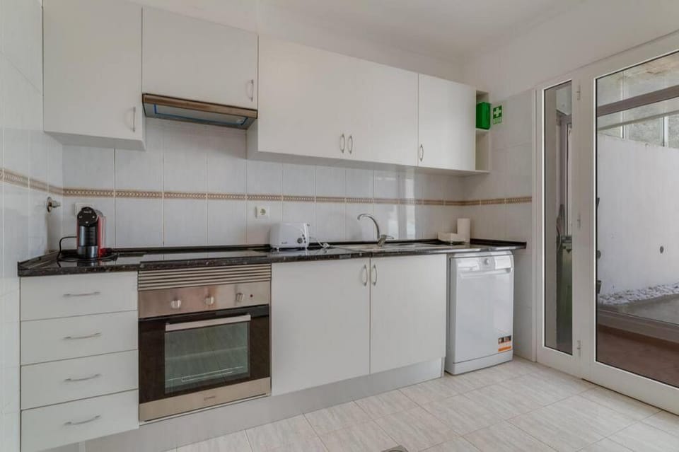 Esfera I in Caniço with 3 bedrooms and 2.5 bathrooms Vacation rental in Caniço