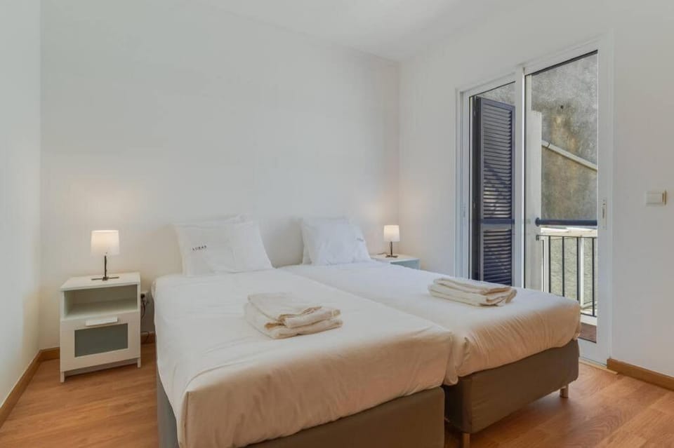 Esfera I in Caniço with 3 bedrooms and 2.5 bathrooms Vacation rental in Caniço