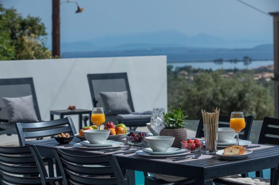 Aloft Luxury - Villa Lefkia with heated pool Villa in Lefkada, Lefkada Municipality, Greece