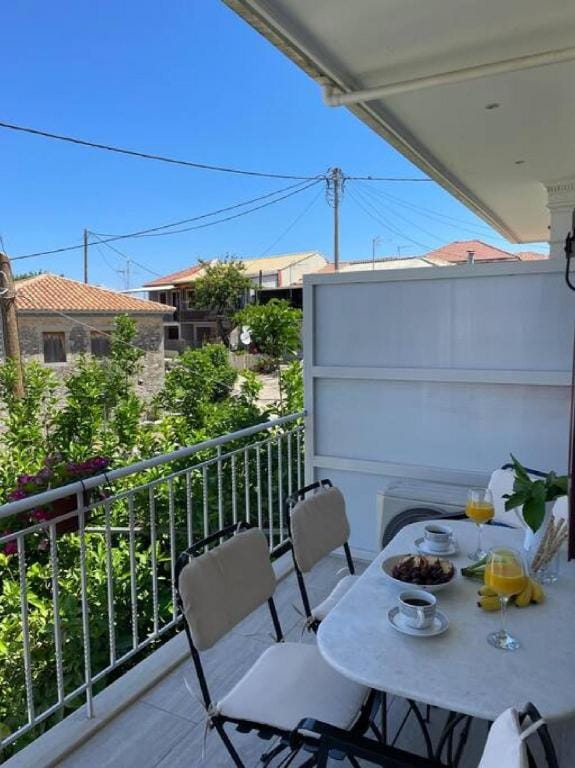 To Patriko Lefkada: Cozy Village Home Apartment in Lefkada, Lefkada Municipality, Greece